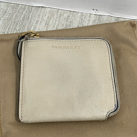 Authentic BURBERRY 2 leather compact wallets with cards, duster and certificate - Picture 5 of 14
